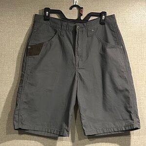 Wrangler workwear shorts Like new size 32